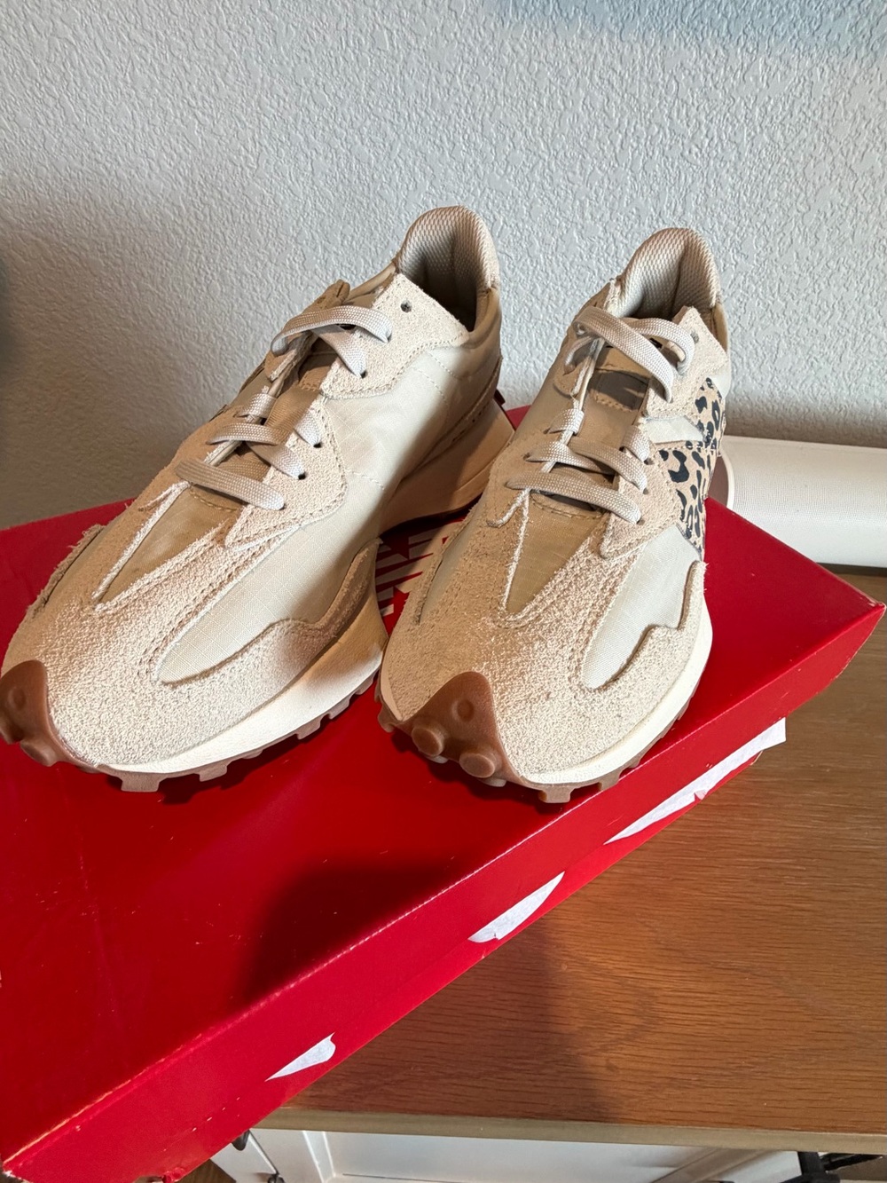 New Balance Exclusive 327 Sneakers
Linen/Sea Salt/Leopard - 9.5 - Picture 7 of 13